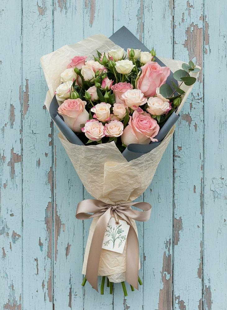 Букет цветов из: Розы в Лангепасе