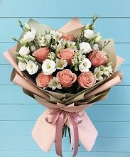 Букет цветов из:  Розы, Альстромерии и Лизиантусы в Лангепасе