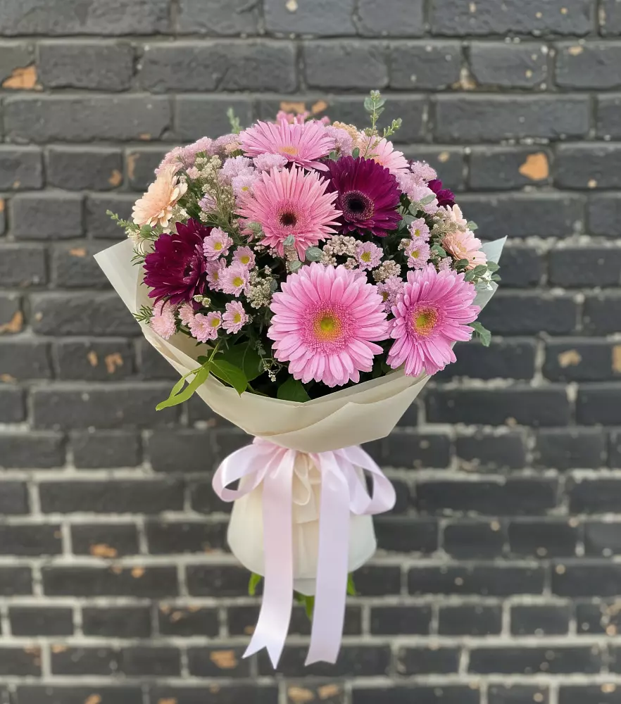 Букет цветов из: Герберы и Хризантемы в Лангепасе