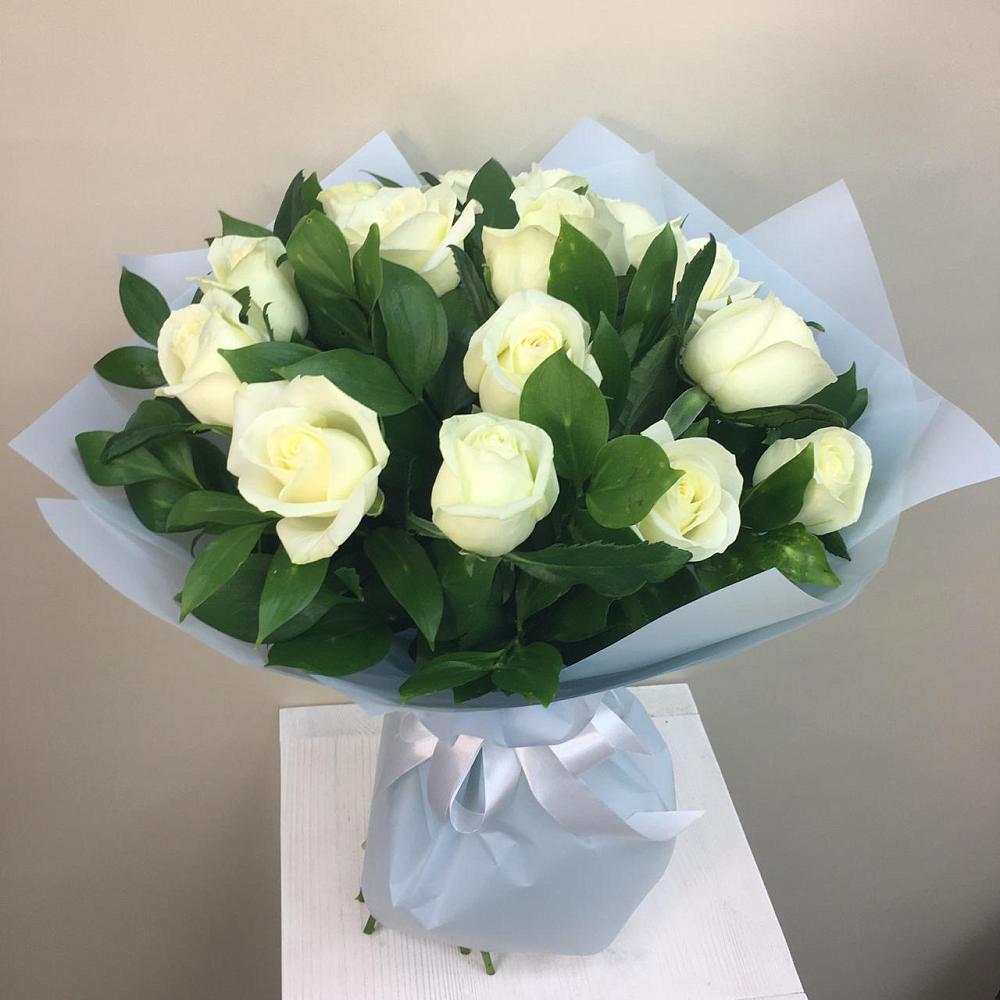 Букет 15 Белых роз Проуд в Лангепасе