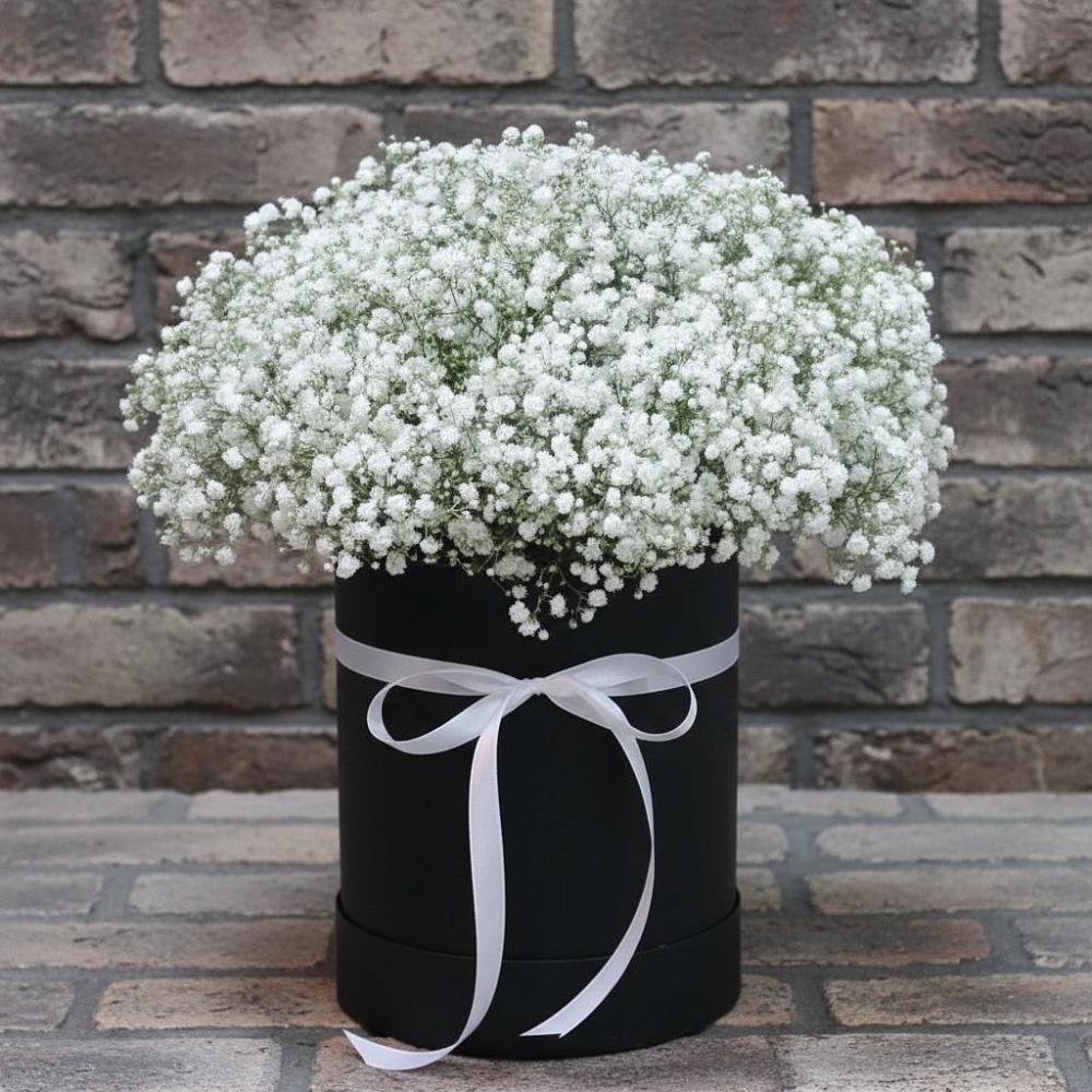 Цветочная композиция из Гипсофила в шляпной коробке в Лангепасе