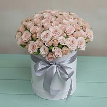 Цветочная композиция из Розы в шляпной коробке в Лангепасе