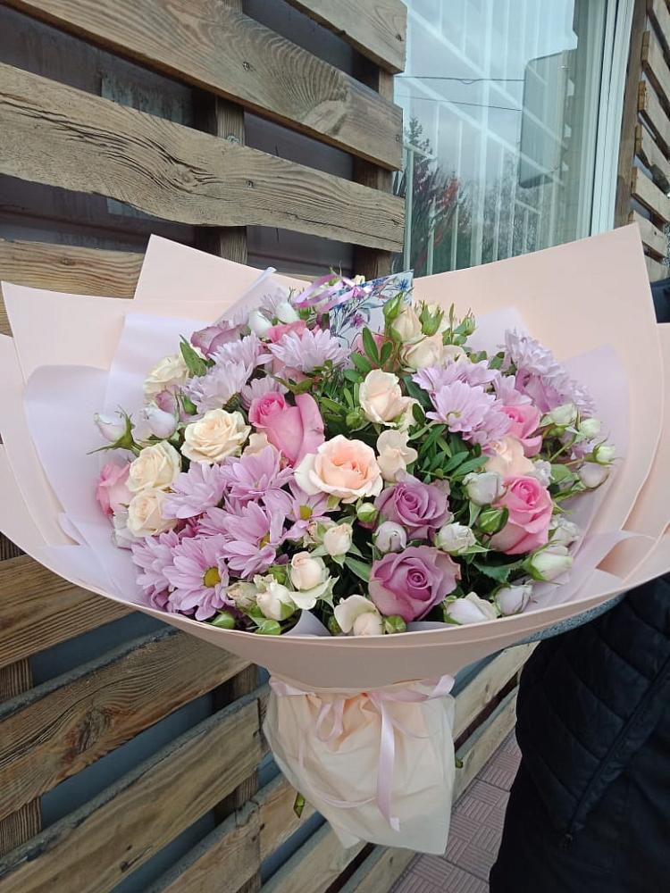 Букет цветов из: Розы и Хризантемы в Лангепасе