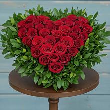 Цветочная композиция из Розы в виде сердца в Лангепасе