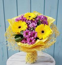 Букет цветов из:  Хризантемы и Герберы в Лангепасе