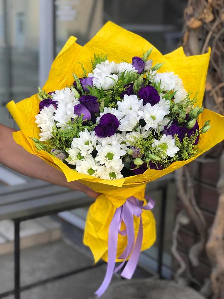 Букет цветов из: Ирисы, Хризантемы и Ромашки в Лангепасе