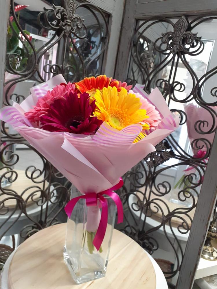 Букет цветов из: Герберы в Лангепасе