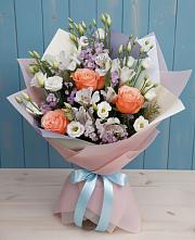 Букет цветов из:  Лизиантусы, Розы, Альстромерии и Гипсофила в Лангепасе