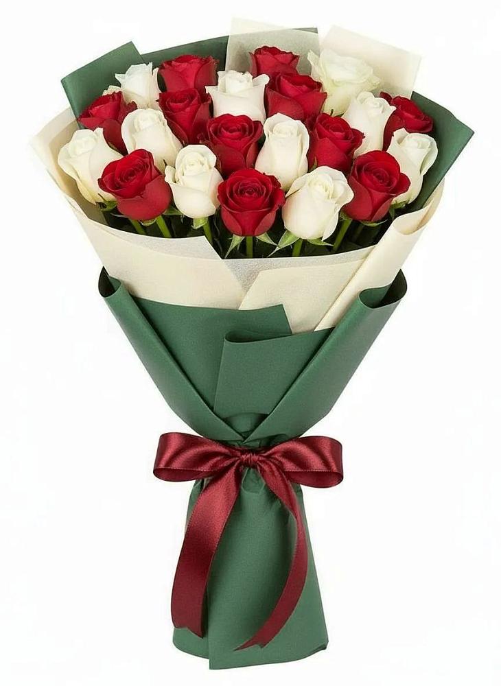 Букет Микс из красных и белых роз в Лангепасе