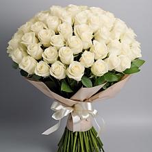 Букет 101 беля роза Белоснежка в Лангепасе