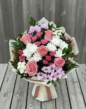 Букет цветов из:  Альстромерии, Гвоздики, Розы и Хризантемы в Лангепасе