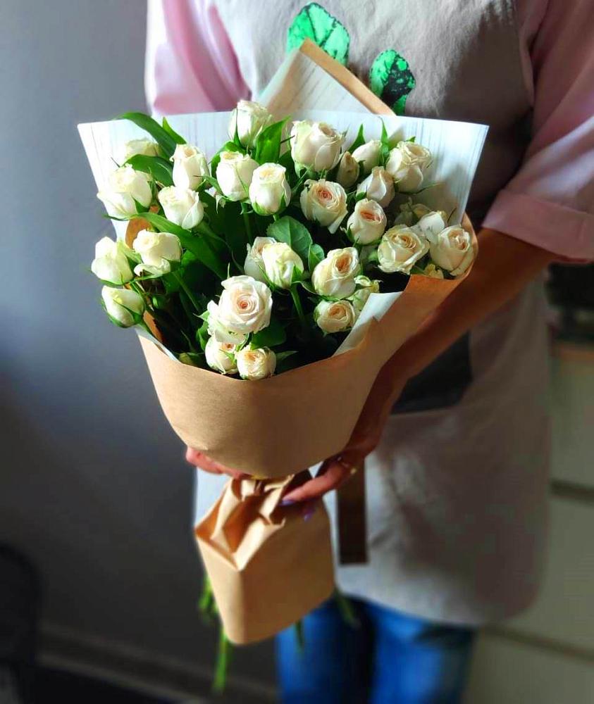 Букет цветов из: Розы в Лангепасе