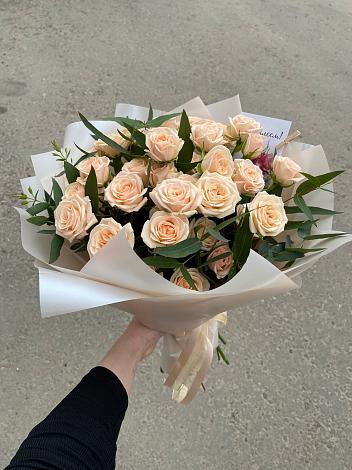 Букет Кремовые розы Латте в Лангепасе