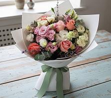 Букет цветов из:  Розы, Лизиантусы и Гвоздики в Лангепасе