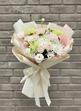 Букет цветов из:  Гвоздики, Розы, Лизиантусы и Хризантемы #REPLACE_PRED# Лангепасе