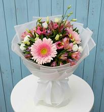 Букет цветов из:  Герберы, Альстромерии и Лизиантусы в Лангепасе