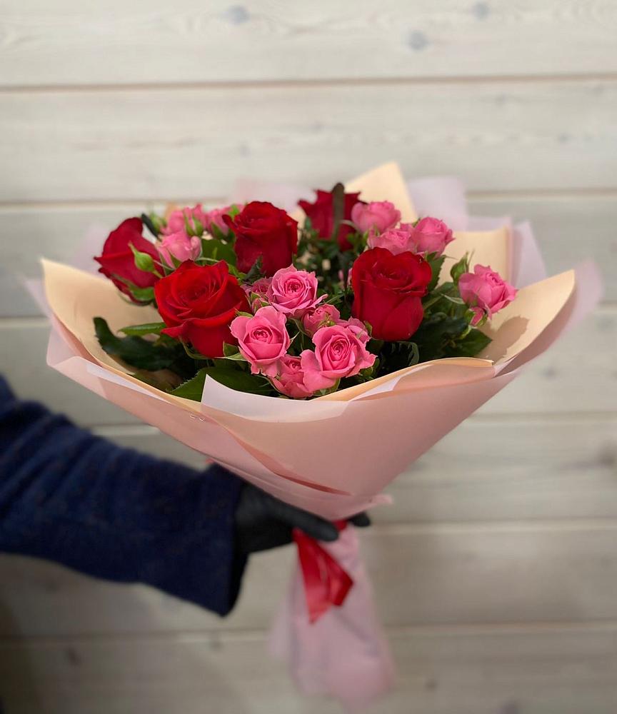 Букет цветов из: Розы в Лангепасе