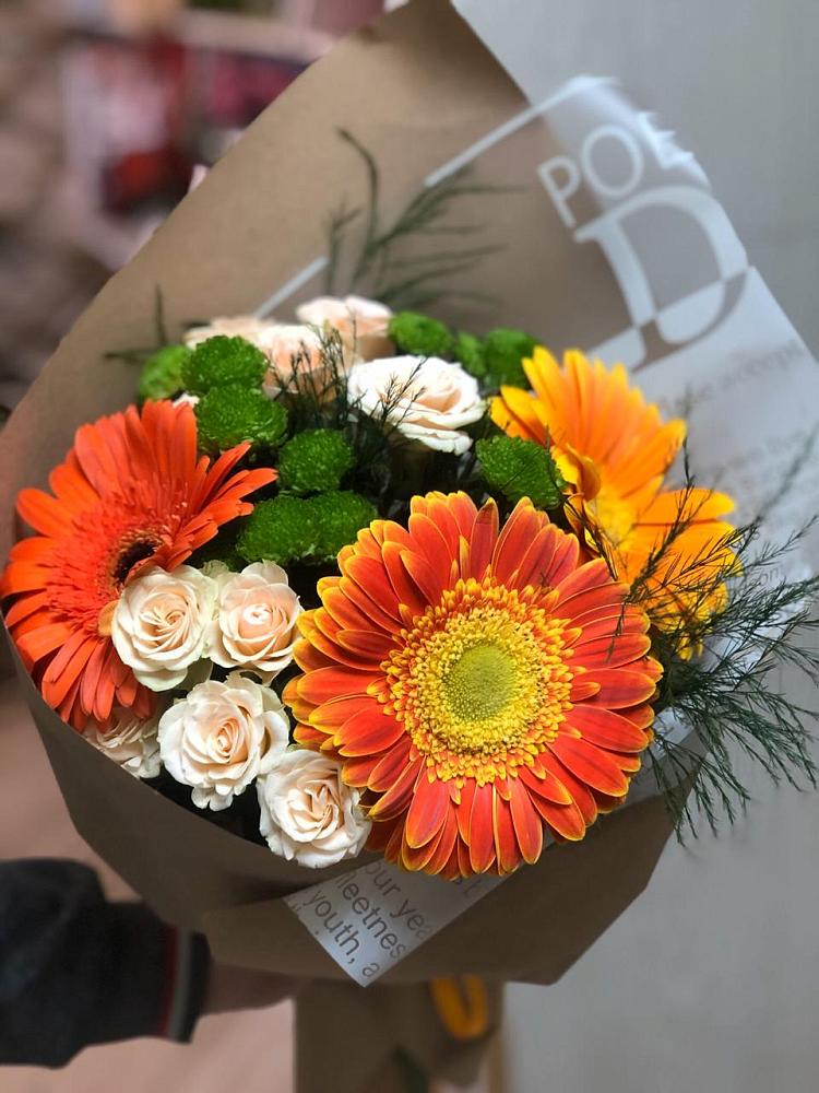 Букет цветов из: Герберы, Хризантемы и Розы в Лангепасе