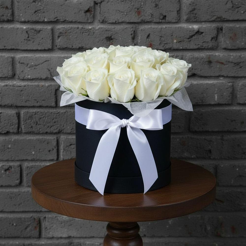 Цветочная композиция из Розы в шляпной коробке в Лангепасе