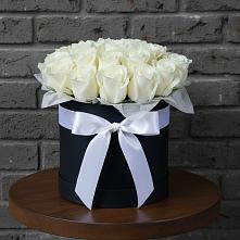 Цветочная композиция из Розы в шляпной коробке в Лангепасе